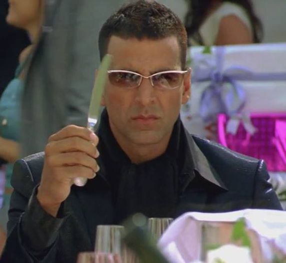 996831_264405210368405_225923812_n - Akshay Kumar