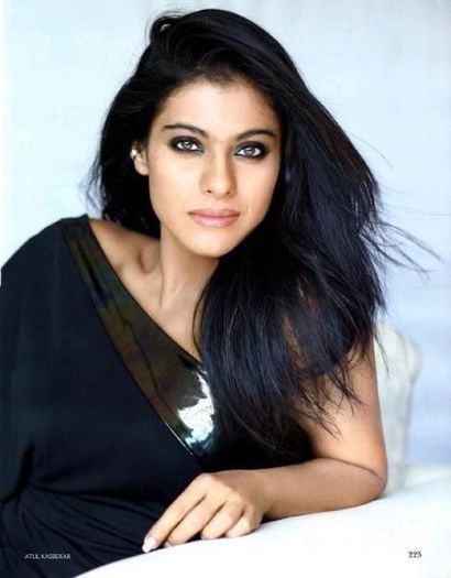 395670_678965998784355_178890172_n - Kajol Devgan