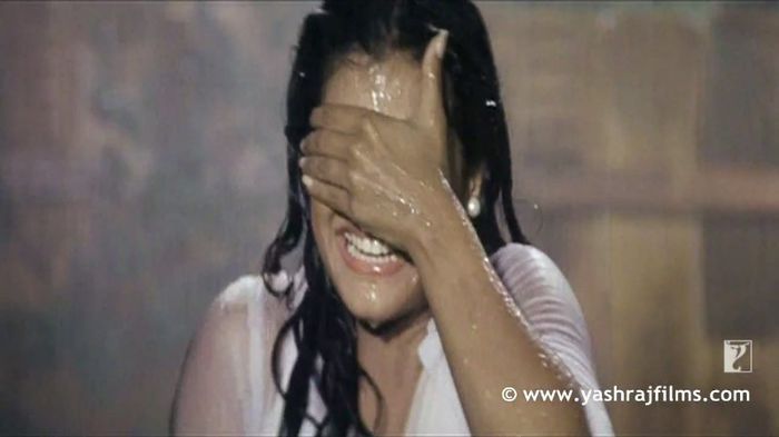 srkajol caps (2)