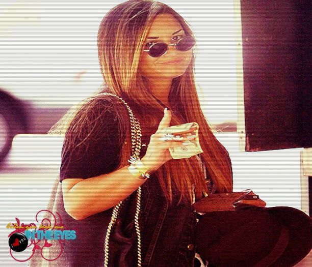 Gresit [-x . Nu inca ;;3 :>  Mergem la ora? * se suna * :``> :)))