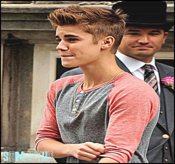 Umm.. Josh :) incantat :-?? * da mana cu ea *