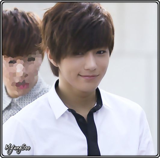 ∞ .. Sa vinaa,zboara inapoi imediat. :)) .. :D .. ^o saruta^ .. :o3 ..