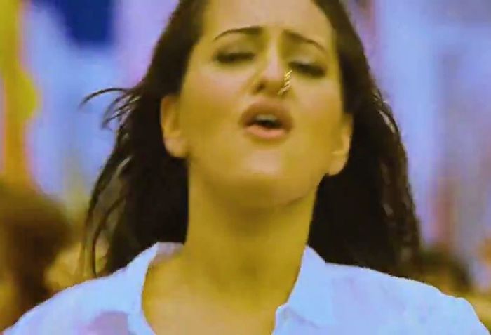 soonakshi (42)