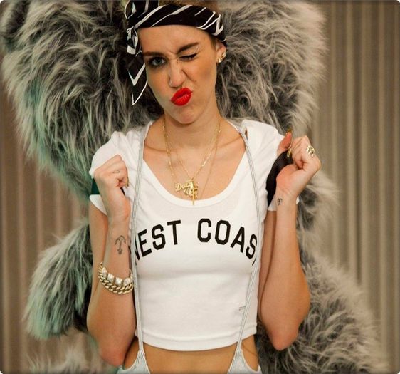 ► ► ► day 80 . - imperfections equal beauty