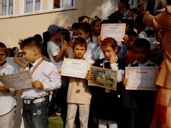 035 - baiatul meu serbare si festivitatea de premiere