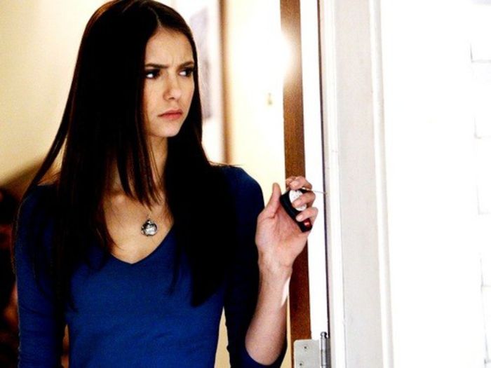 Elena-Gilbert-elena-gilbert-24787453-500-375