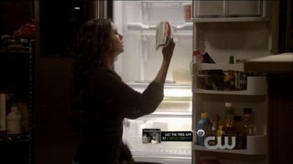 kat-2x20-katherine-pierce-21556711-449-252
