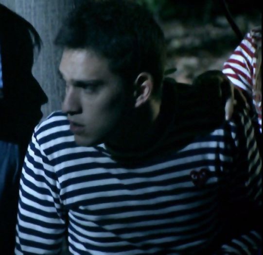 >.<  o sa fac asta cand Ioana se va indragosti ;-ss am pus un pariu cu ea >;) si nu vreau [click] - LALA house _ one more clap - xo