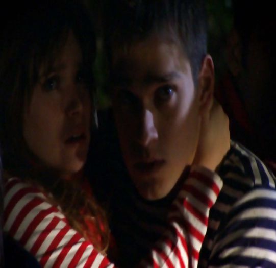 ;; [o pune la el in brate] sa mor eu ;o astia`s d`aia din filme =)) #Ancut`ss - LALA house _ one more clap - xo