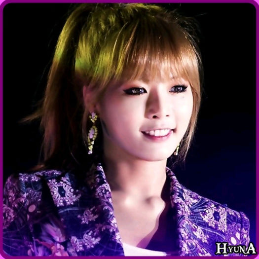 ^o^ ..[intra; cu o plasuta`n mana] ..Heya.. :-h.. La multi ani! :o3 - l - x - Episodul 55 - x - l