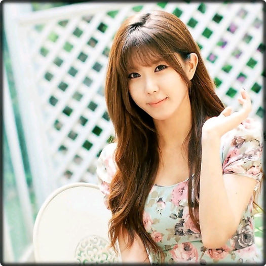 <?> ...:)) ..Interogatoriu de acum.. :)) ..[isi ia farfuria; mananca] ..Yummy..:x - l - x - Episodul 55 - x - l