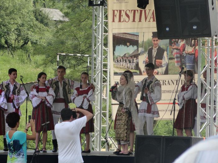 DSC07166 - festivalul cascavalului de bradulet 2013