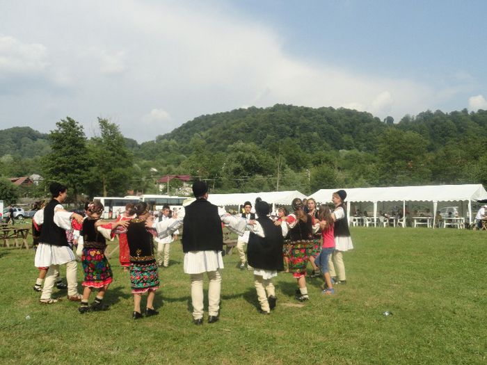 DSC07172 - festivalul cascavalului de bradulet 2013