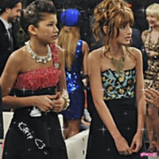 41470039 - Poze glitter cu Bella Thorne si Zendaya Coleman