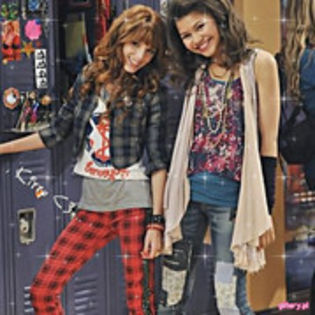 41470061 - Poze glitter cu Bella Thorne si Zendaya Coleman