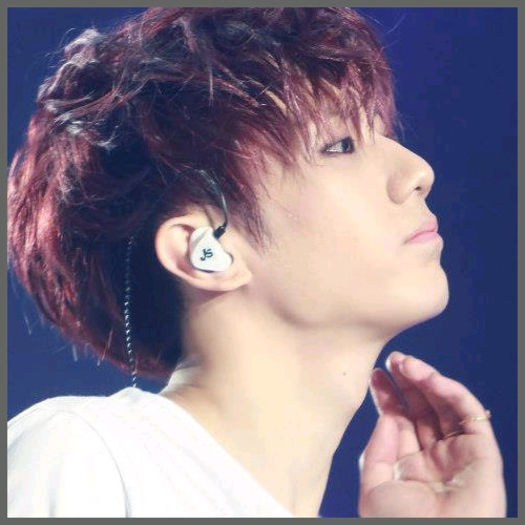 [:)] ..Te vede Ki.. zice sa sunt profitor.. [mai ia o bucata din baton; pleaca sus] ..