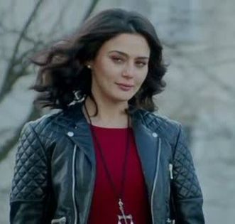 ishkq in paris caps (2)