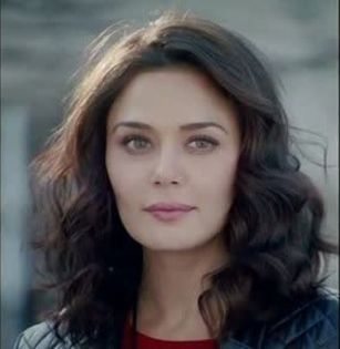 ishkq in paris caps (5)