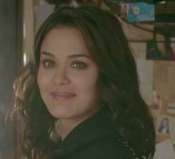 ishkq in paris caps (186) - Preity Zinta 09