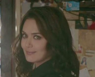 ishkq in paris caps (190) - Preity Zinta 09