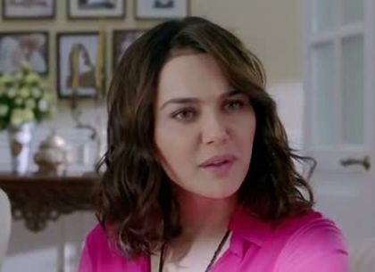ishkq in paris caps (220) - Preity Zinta 09