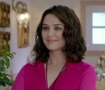 ishkq in paris caps (231) - Preity Zinta 09