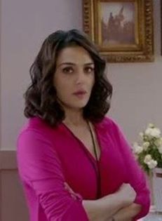 ishkq in paris caps (232) - Preity Zinta 09