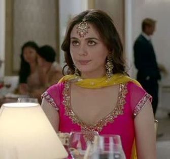 ishkq in paris caps (255) - Preity Zinta 09