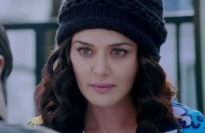 ishkq in paris caps (285) - Preity Zinta 09