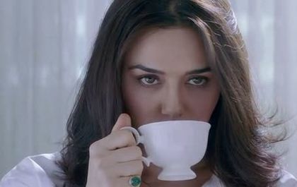 ishkq in paris caps (288) - Preity Zinta 09