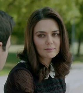 ishkq in paris caps (297) - Preity Zinta 09
