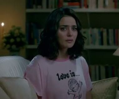 ishkq in paris caps (305) - Preity Zinta 09