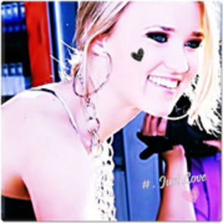 25988611 - Poze glitter cu Emily Osment