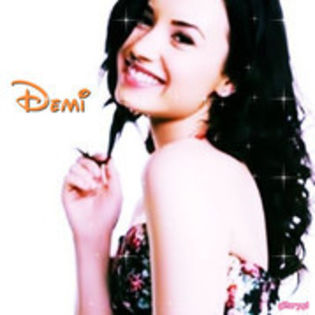 25777888 - Poze glitter cu Demi Lovato