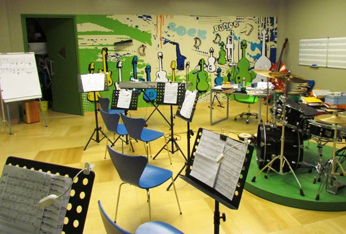 SALA....................