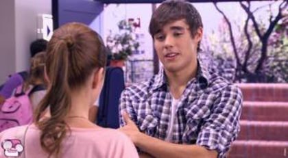 J: Pai...incotro mergeai...? B:Mergeam acasa... J:Aaa.te conduc?; B:Nu,mersi! J:Bine...Dar stii cumva unde e Studio 45? Sunt nou pe aici...si vreau sa dau un examen de admitere.. B: Pai e la 5 strazi de aici. J:Bine,multumesc.
