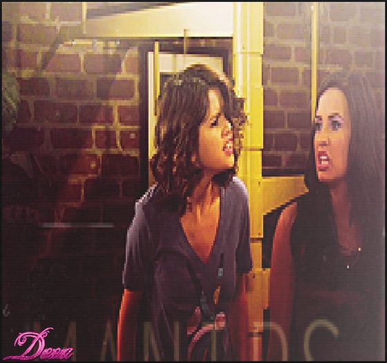 NOOO ! Serios? :@ Nu mi`am dat seama :-L . * alergand acolo *