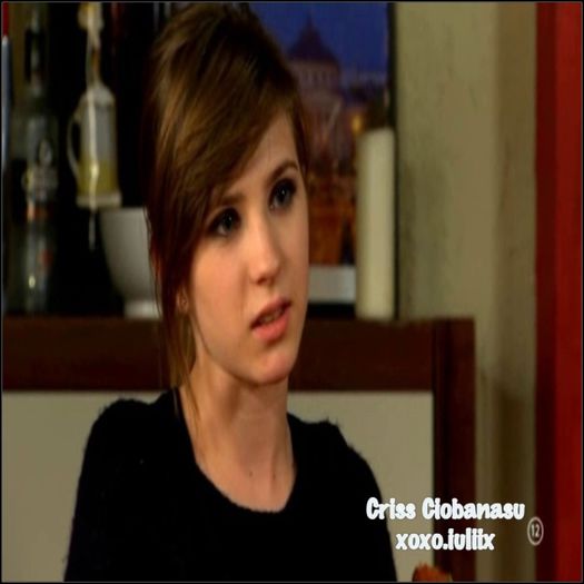 - mersi =]]] . * se uită pe geam . îi văd , ii văd , trebuie să vină ! - LALA house _ one more clap - xo