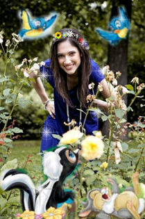 Pai...intrebarea e de unde va aparea,nu cand...Eu apar oricand este; nevoie...Si,inainte de a spune ceva,am sa te trimit la bal...
