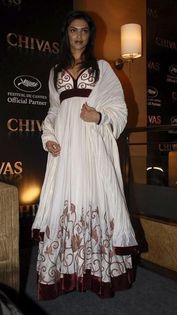 deepika-padukone-in-anarkali