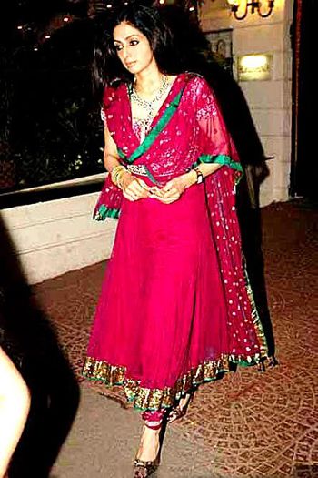sridevi-in-pink