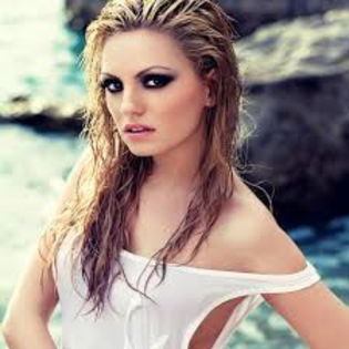 images - Alexandra Stan