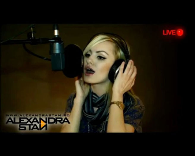 vv1WOoOonS - Alexandra Stan