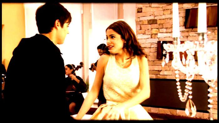 Printul : Dansam? C:P-p-pai ,nu stiu...; P:Te rog ! C:Nu cred ca ar trebui... P:Te rog frumos...Haide... C:B-b-b-ine...
