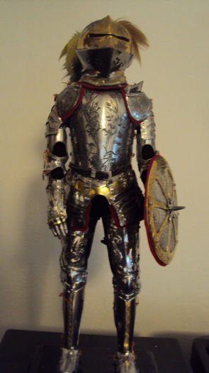 001 - cavaler spaniol in armura sec xv-lea
