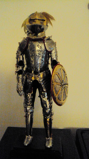010 - cavaler spaniol in armura sec xv-lea