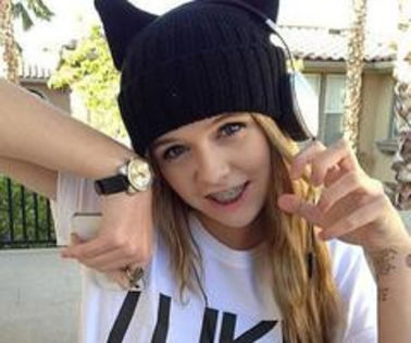 thum - xo_Acacia Clark_xo