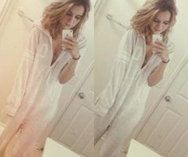 thu - xo_Acacia Clark_xo