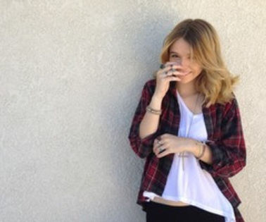 thu - xo_Acacia Clark_xo