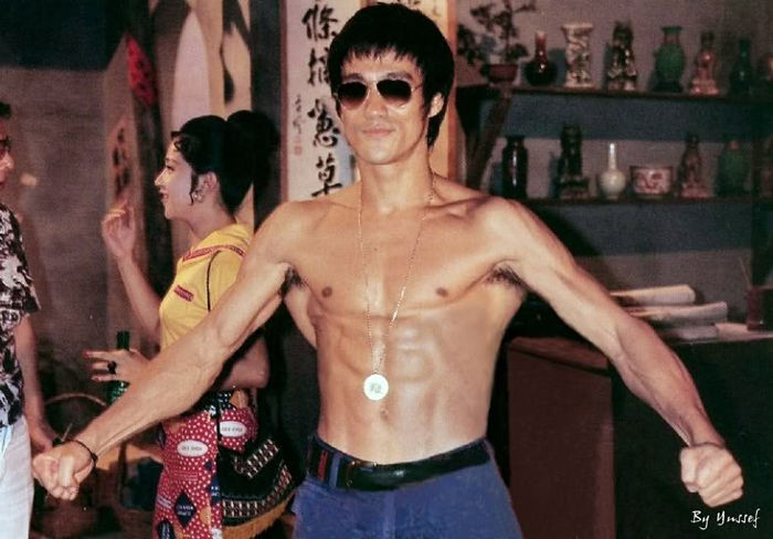 Bruce_Lee_The_Super_Body_Restaurada - Bruce Lee